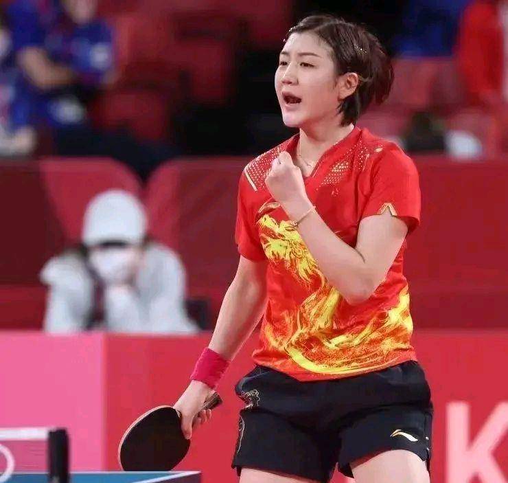 被两球的劣 被两球的劣